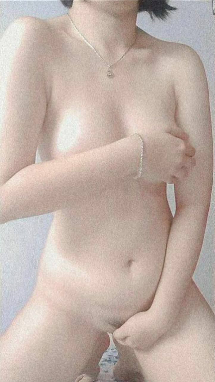 Nổi khổ của cô thực tập sinh xinh đẹp Emiri Suzuhara