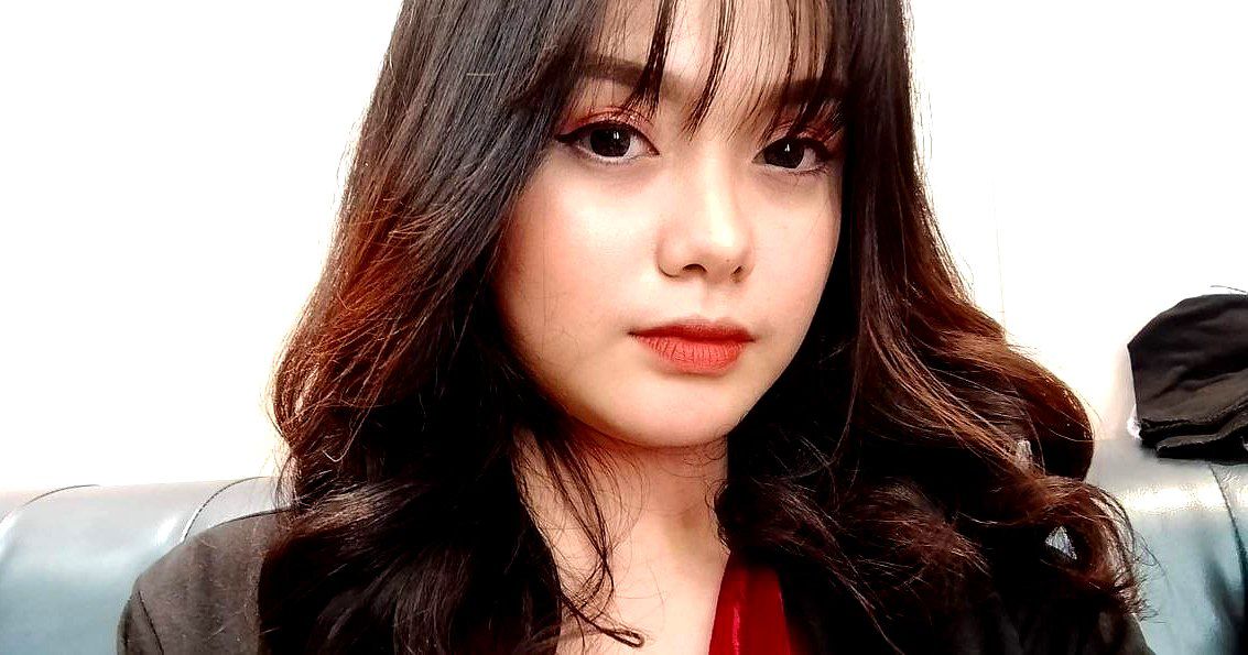 em ghệ xinhh tó hồng kem